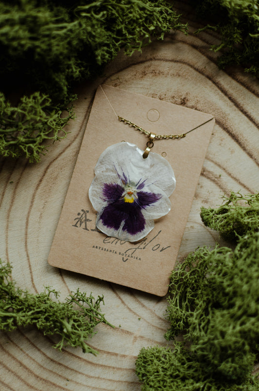 Collar pensamiento grande